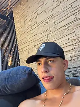 عرض كام Lander_Cruz