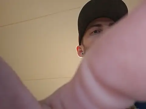 Bi_curious86's Live XXX Chat