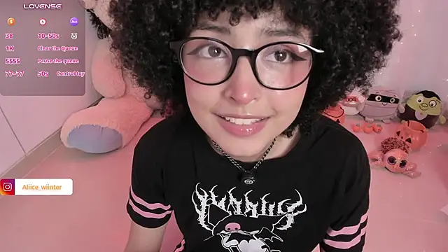 Alice_winter_ Webcam show