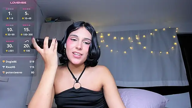 liia_collins_ Adlı Modelin Canlı XXX Sohbeti