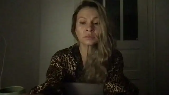 Tavonira Live XXX-Chat