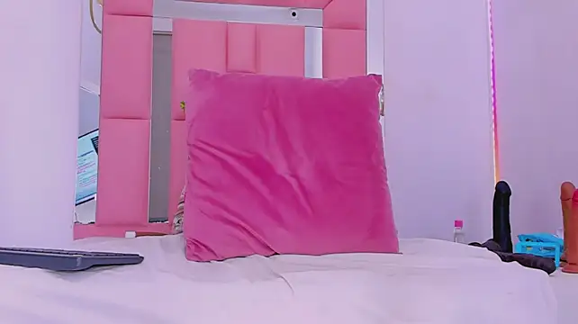 Skarleth_sexy69 Adlı Modelin Canlı XXX Sohbeti