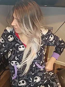 ScarletsWeb Adlı Modelin Canlı XXX Sohbeti