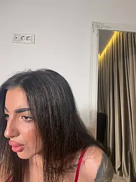 Sarah_Hopkins Adlı Modelin Canlı XXX Sohbeti