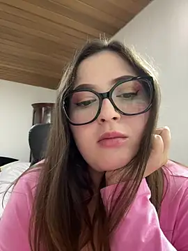 Kamilla_Loop – Naživo XXX chat