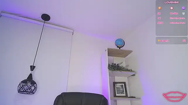 bluee_milf élő XXX-chatje