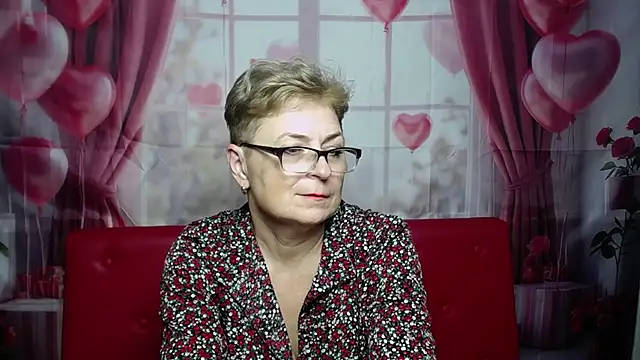 EmiliaGreen Live XXX chat