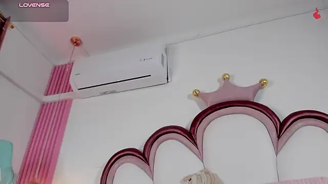 Chat +18 de AriaCush ao vivo