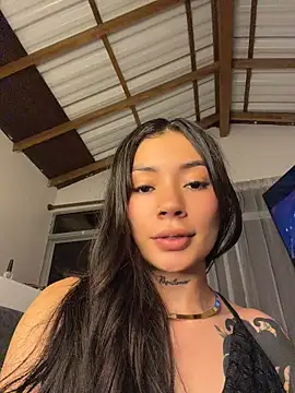 צ'אט XXX בשידור חי של Roxanne_08