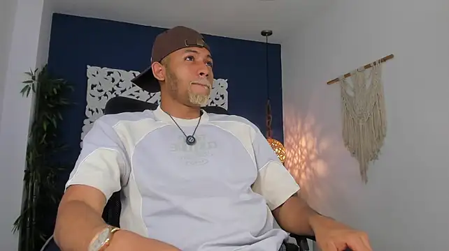 Chat +18 de B_Wild ao vivo