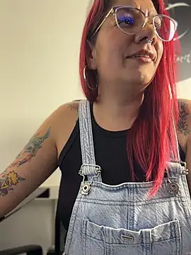 JulianaDiiaz 现场XXX聊天
