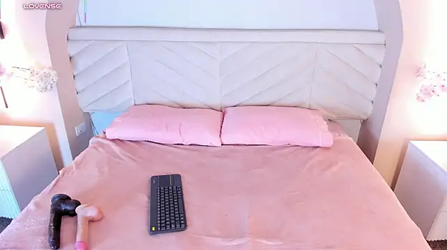 Kiss_Raven__ 라이브 XXX 채팅