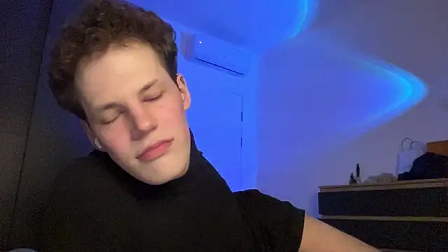 צ'אט XXX בשידור חי של Hot_Adam_