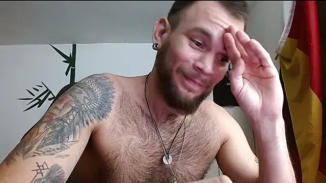DominanThewolff Adlı Modelin Canlı XXX Sohbeti