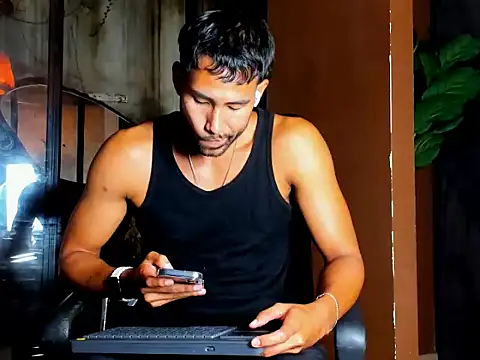 AronnCruz live XXX chat