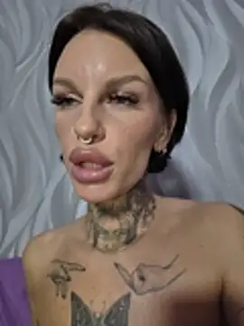 دردشة angel_devil_forever الجنسية المباشرة
