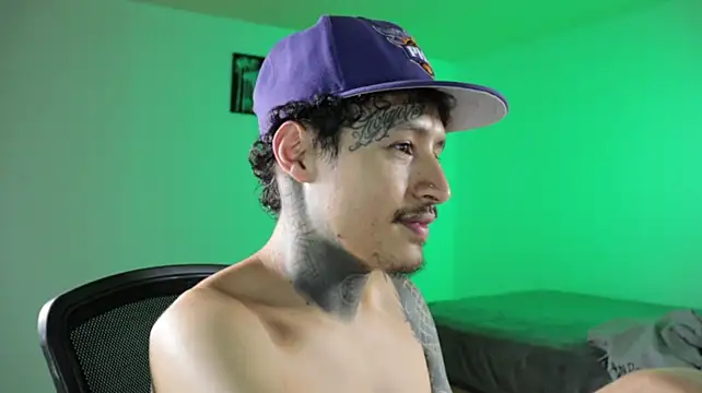 trieone live XXX chat