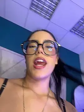 TopDollXXX Chat XXX in diretta