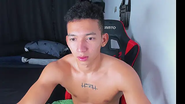Chat XXX en directo de JuanchiT66