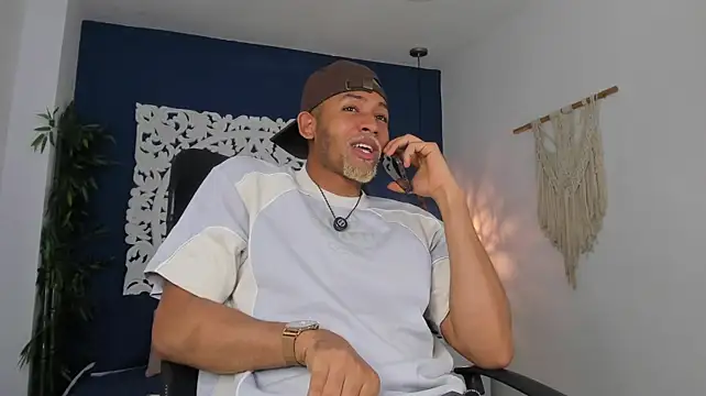 B_Wild live XXX chat