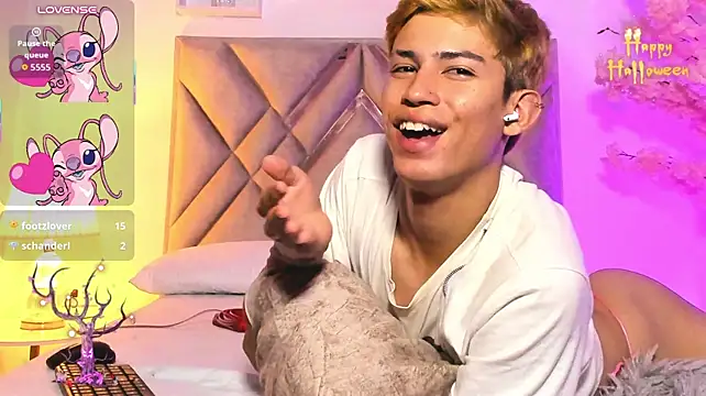 XXX chat uživo modela Baby_noahtt