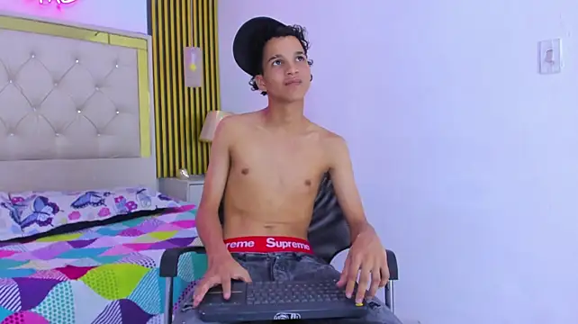 JustinSecret élő XXX-chatje