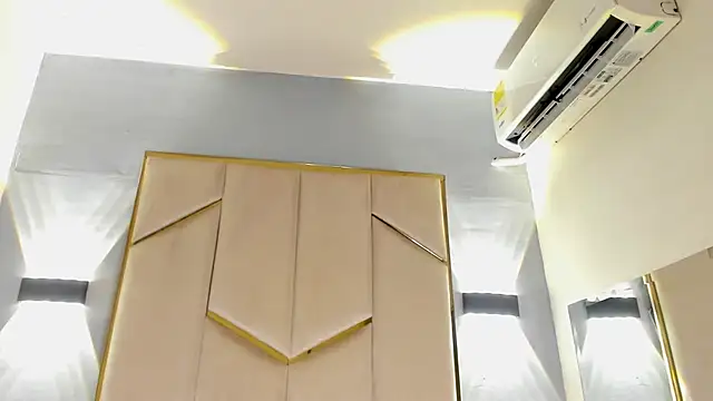Britanymooree 现场XXX聊天