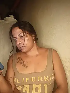 Giselabrunette25 Adlı Modelin Canlı XXX Sohbeti