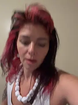 MarlaFknSinger live XXX chat