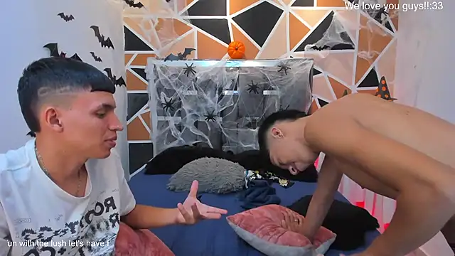 Chat +18 de Juan_Nd_Steven ao vivo