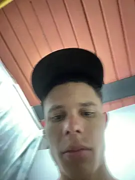 Chat XXX ao vivo de LuiguiMoore