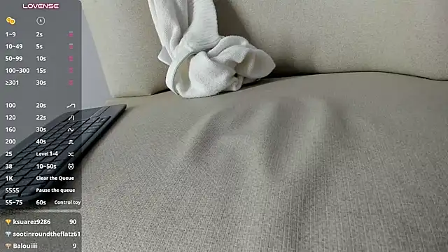Karolinemonrooee 现场XXX聊天