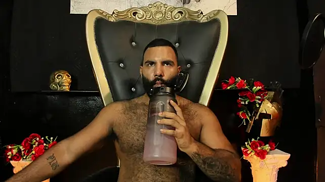 دردشة BeardAndrew الجنسية المباشرة