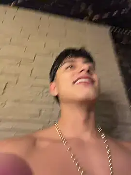 Lander_Cruz's Live XXX Chat