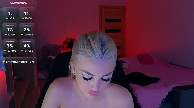 XXX chat uživo modela MilanaOmg