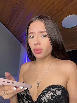 Sofia18_pinkk 现场XXX聊天