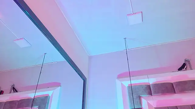SaharaSinnerr's Live XXX Chat