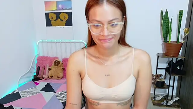 Emerald_Sparkles_ live XXX chat