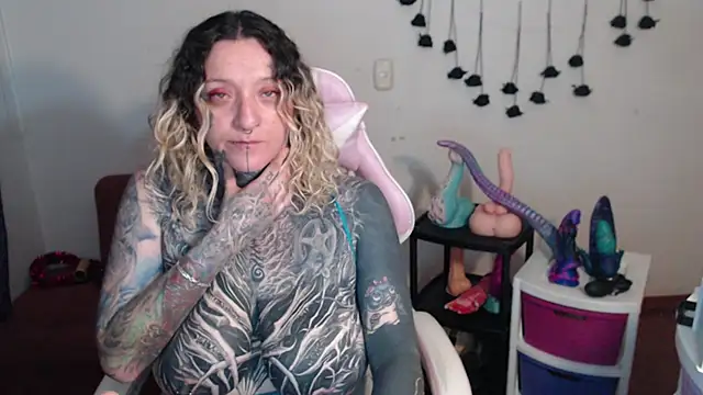 SLOPPYTITSS Live XXX-Chat