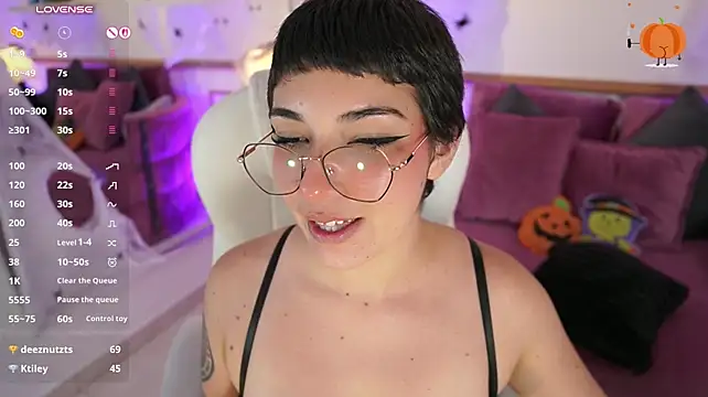 RogueRaveen's Live XXX Chat