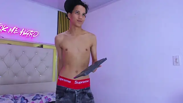 JustinSecret élő XXX-chatje