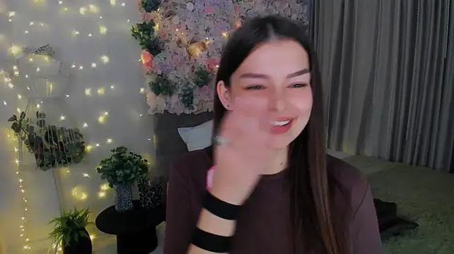 ContinentOfTranquility Chat XXX in diretta