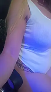 YIYAMURANO's Live XXX Chat