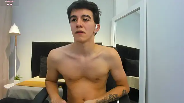 Austinbolt Adlı Modelin Canlı XXX Sohbeti