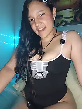 urTeenieLatin – Live XXX-chat