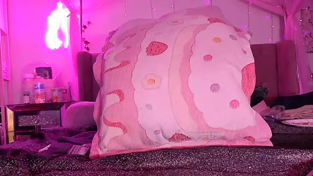 VixenCapri Chat XXX in diretta