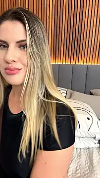 EmiilyAdams_ 现场XXX聊天