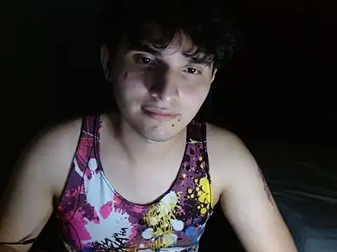 suggarboy69 Adlı Modelin Canlı XXX Sohbeti