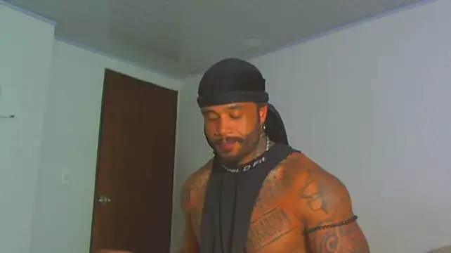 ragnar0825 Live XXX-Chat