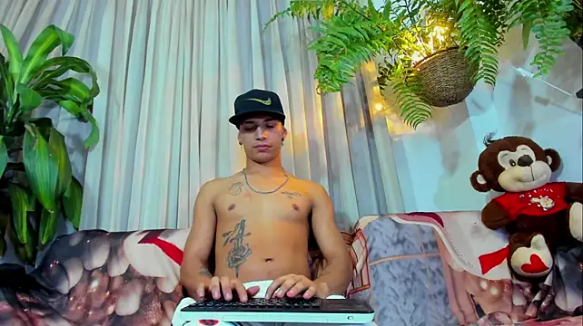 Boy_Leon_X's Live XXX Chat